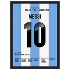 Messi schraubt Brasilien per Hattrick komplett auseinander Fußball Poster mit Rahmen