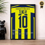 Tuncay Sanli wird zum Hattrick Hero gegen ManU Fußball Poster mit Rahmen