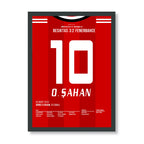 Olcay Şahan Besiktas Poster – Derbysieg gegen Fener in der 93., schwarzer Rahmen