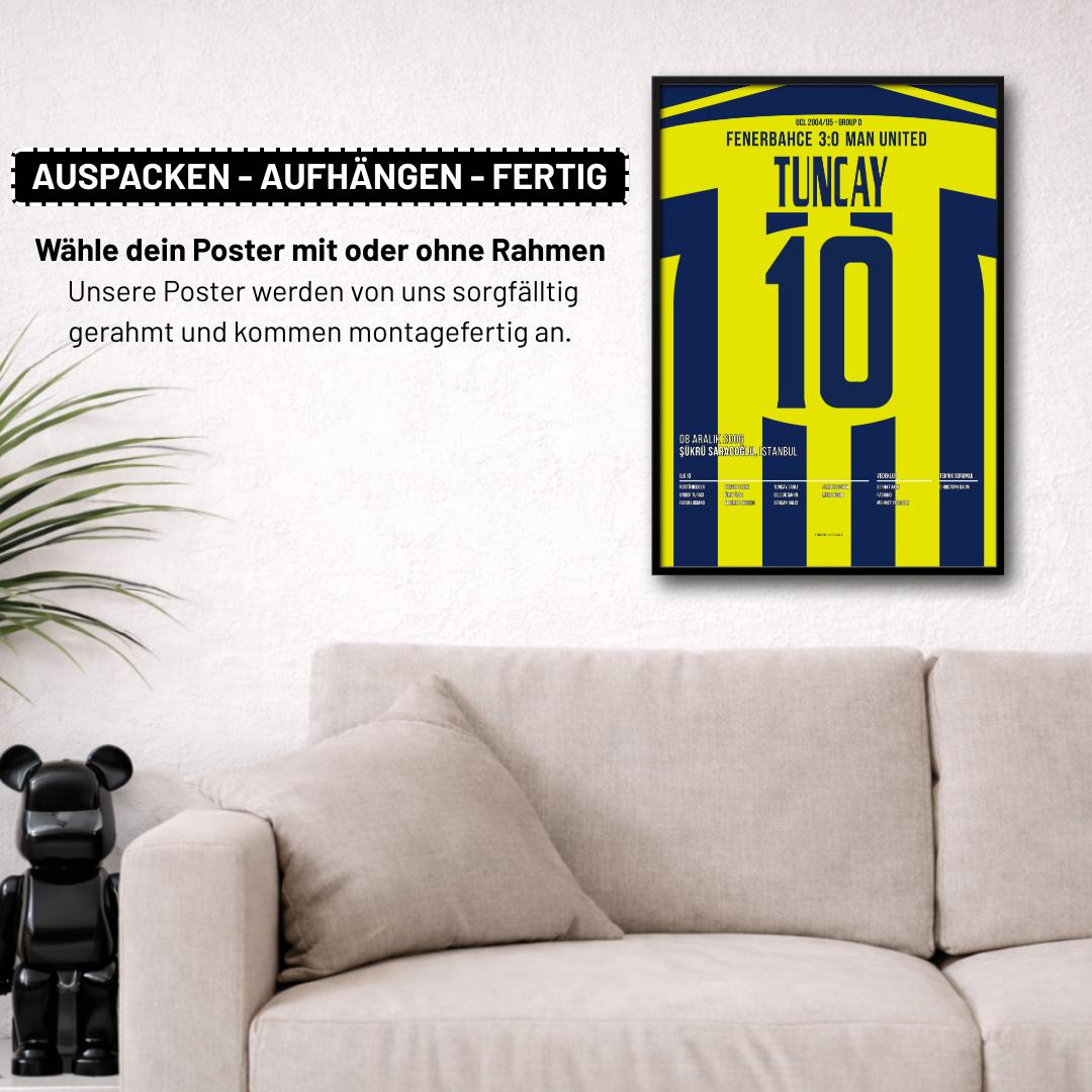 Tuncay Sanli wird zum Hattrick Hero gegen ManU Fußball Poster mit Rahmen